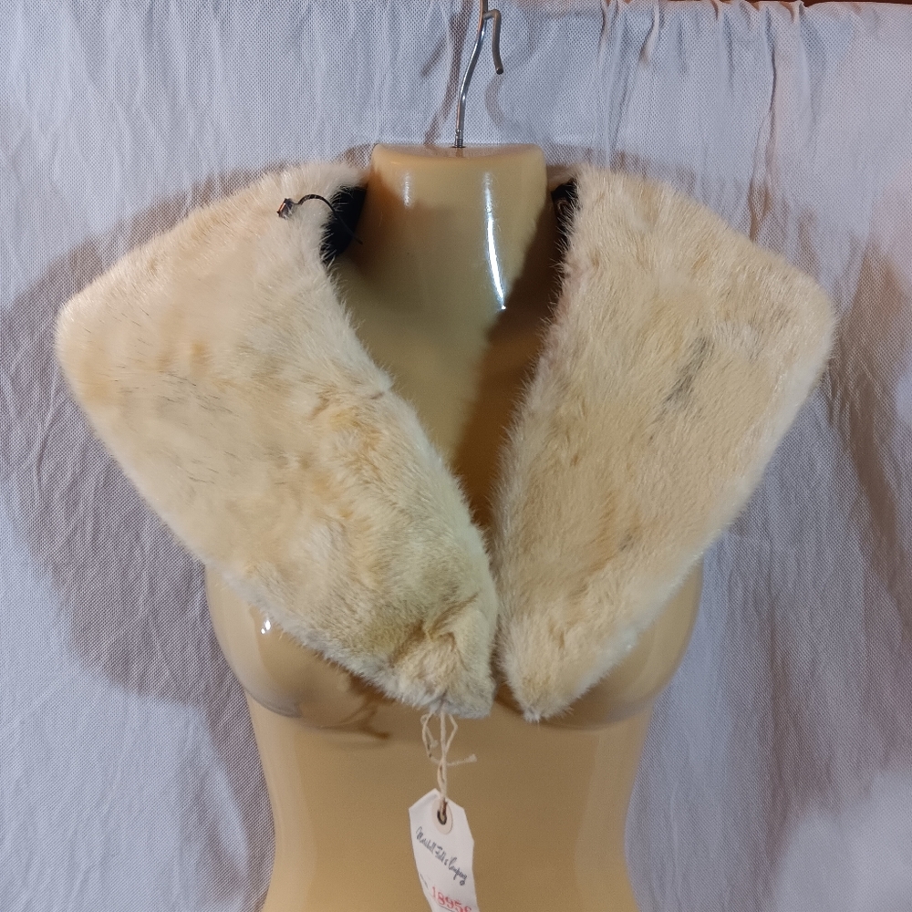 Marshall Field & Co Vintage Womens Cream Kobi Mink Collar Pin On Attachable
